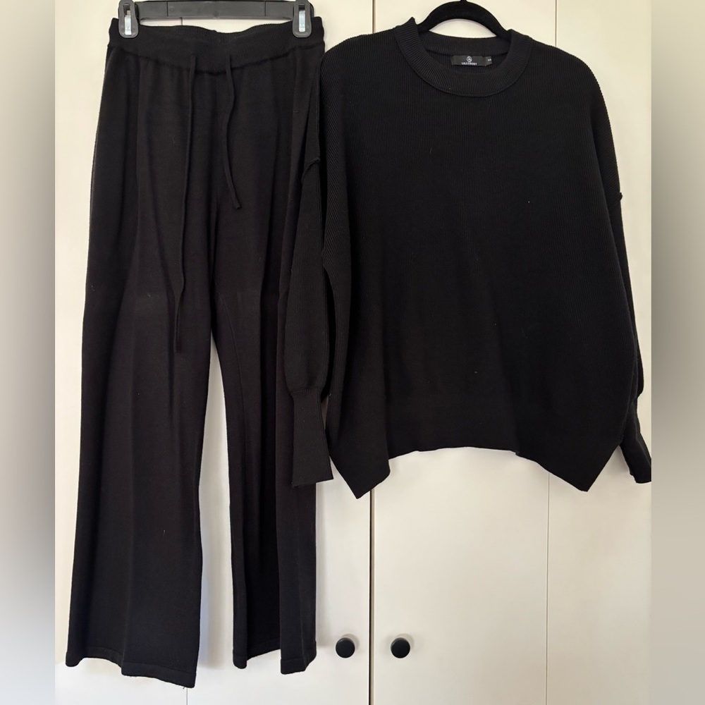 Black Women's Knit Set - Sweater and Pants